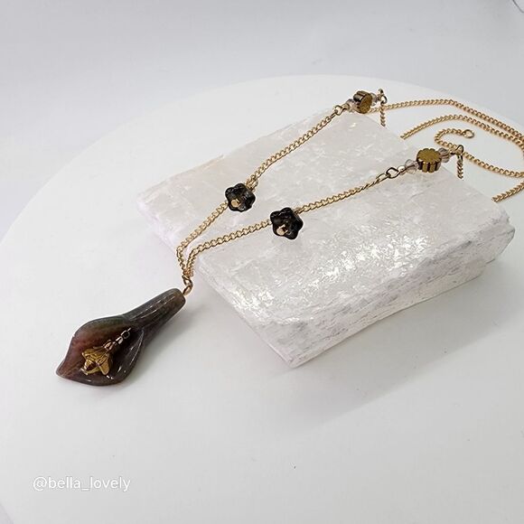 Moss Agate Calla Lily Handmade Pendant Bee Charm Drop Dangle Pendants - Picture 1 of 12